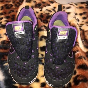 Black and purple fitness Nikes training flextr